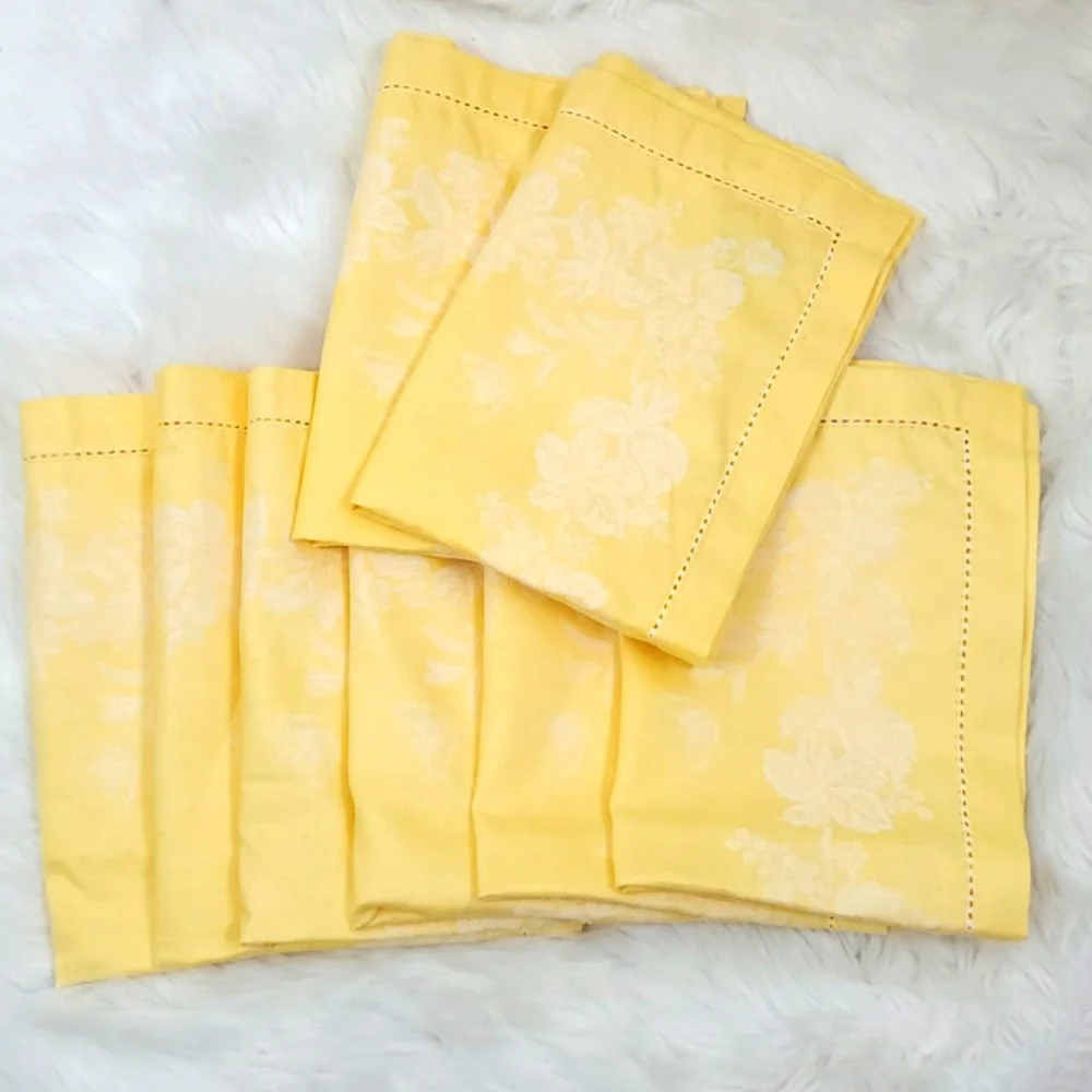 Williams Sonoma Bundle 8 napkins yellow floral cotton blend